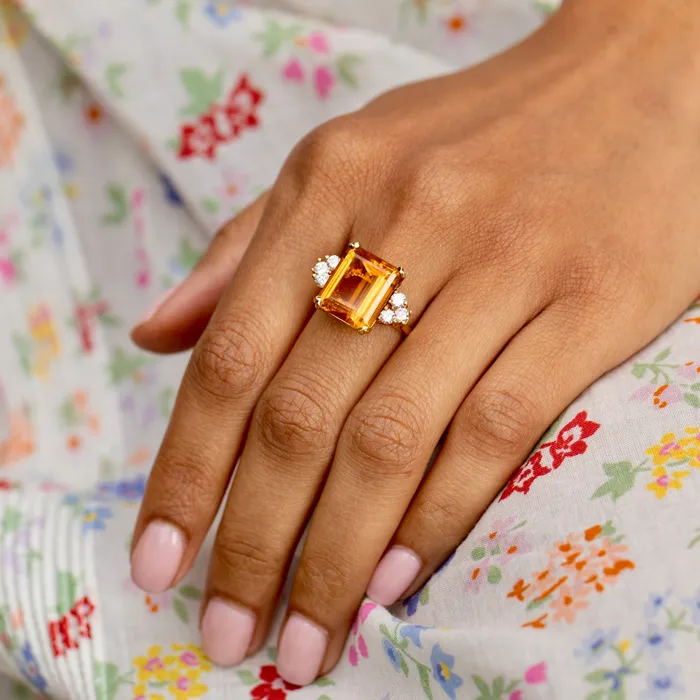 Vintage Rings Citrine Diamond and 18K Gold Cocktail Ring