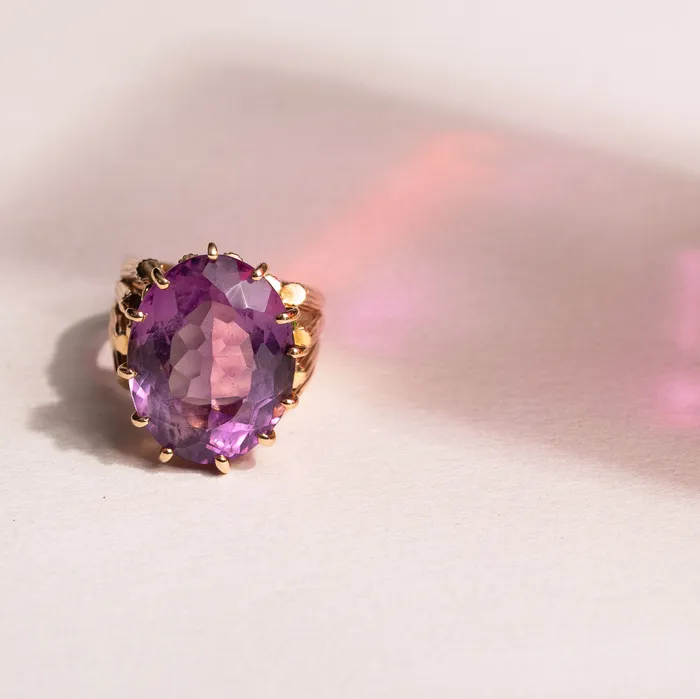 Vintage Rings Large Oval Amethyst and 14k Gold Cocktail Ring